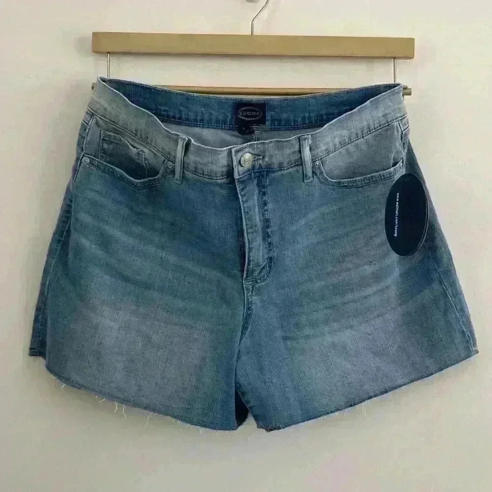 Women’s shorts. New with tags